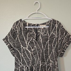 Melloʻday | Black And Cream Cap Sleeve Top Size Large